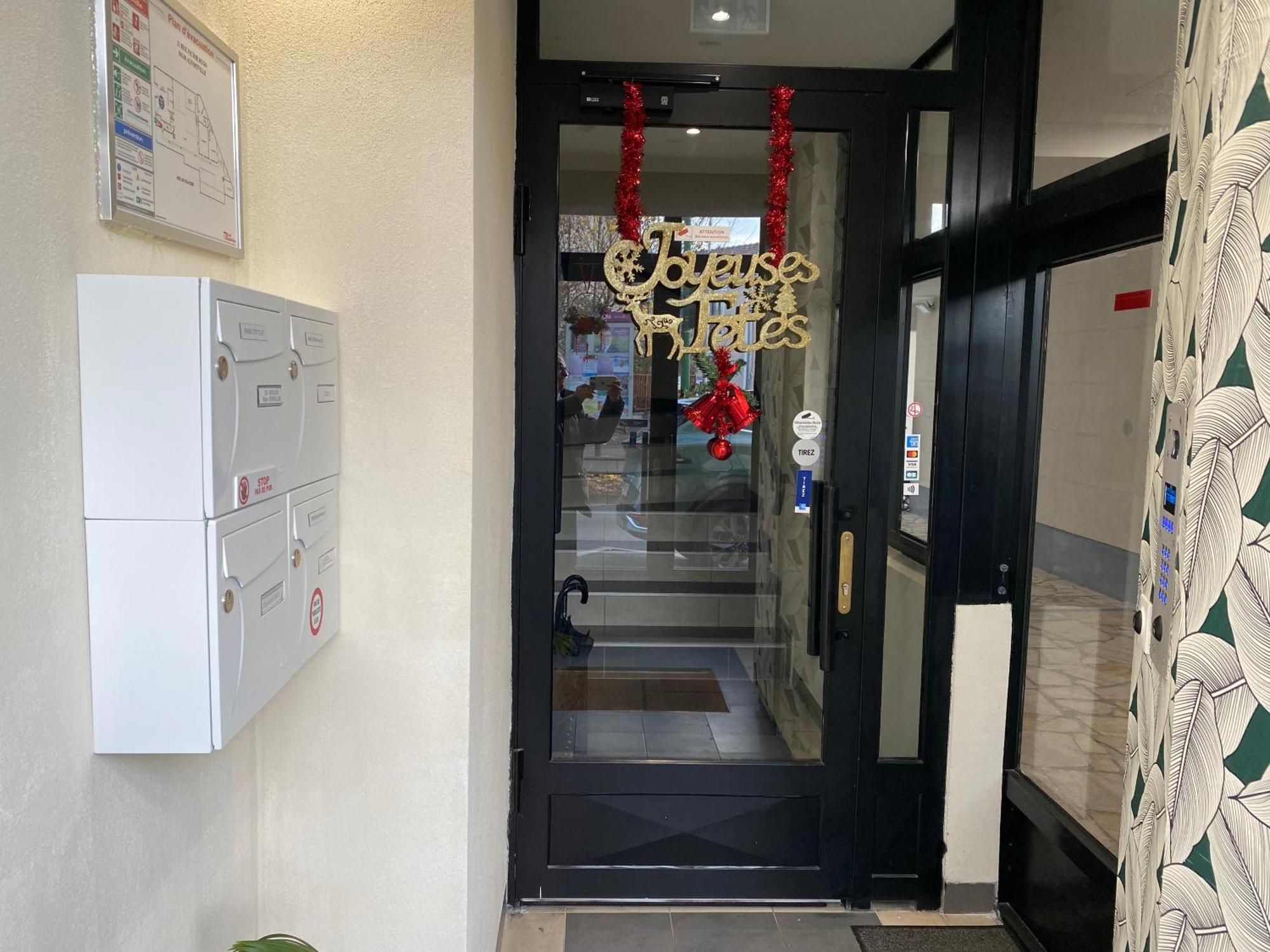 Paris City Flat 80 M Carree Appt 104 F4 Grd Paris الفورْديل المظهر الخارجي الصورة